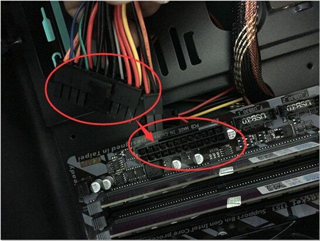 电脑主板硬盘接线图解_主板硬盘怎么接线_图解主板接线硬盘电脑没反应
